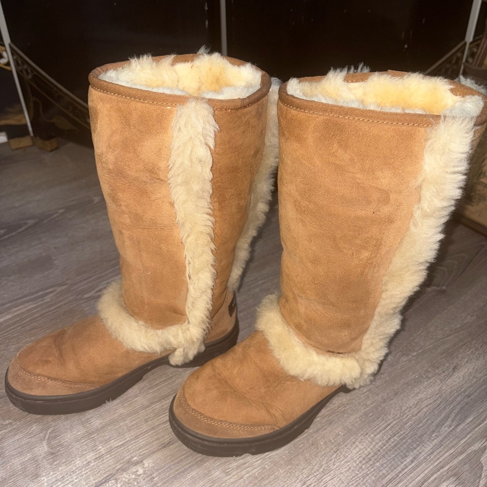 Women's Tan Shearling Boots UGG Sunburst